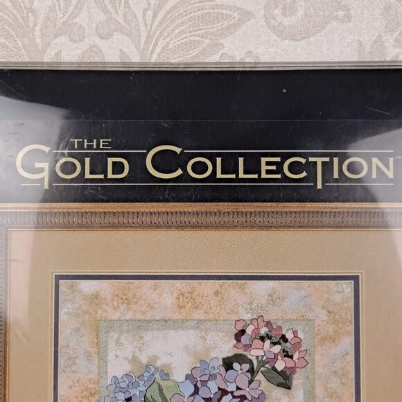 Dimensions "Hydrangea Elegance" A Crewel Design by Karen Avery Kit - Picture 3 of 8